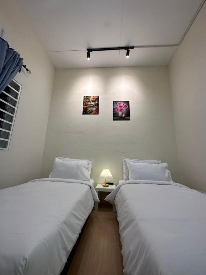 Ww Hostel 22A Private Shower George Town Buitenkant foto