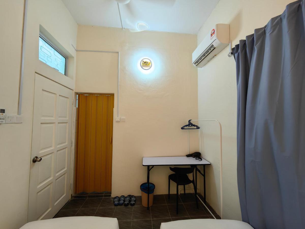 Ww Hostel 22A Private Shower George Town Buitenkant foto