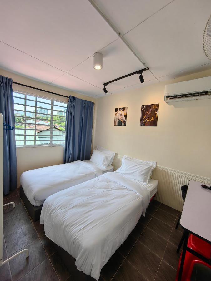 Ww Hostel 22A Private Shower George Town Buitenkant foto
