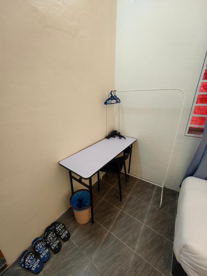 Ww Hostel 22A Private Shower George Town Buitenkant foto