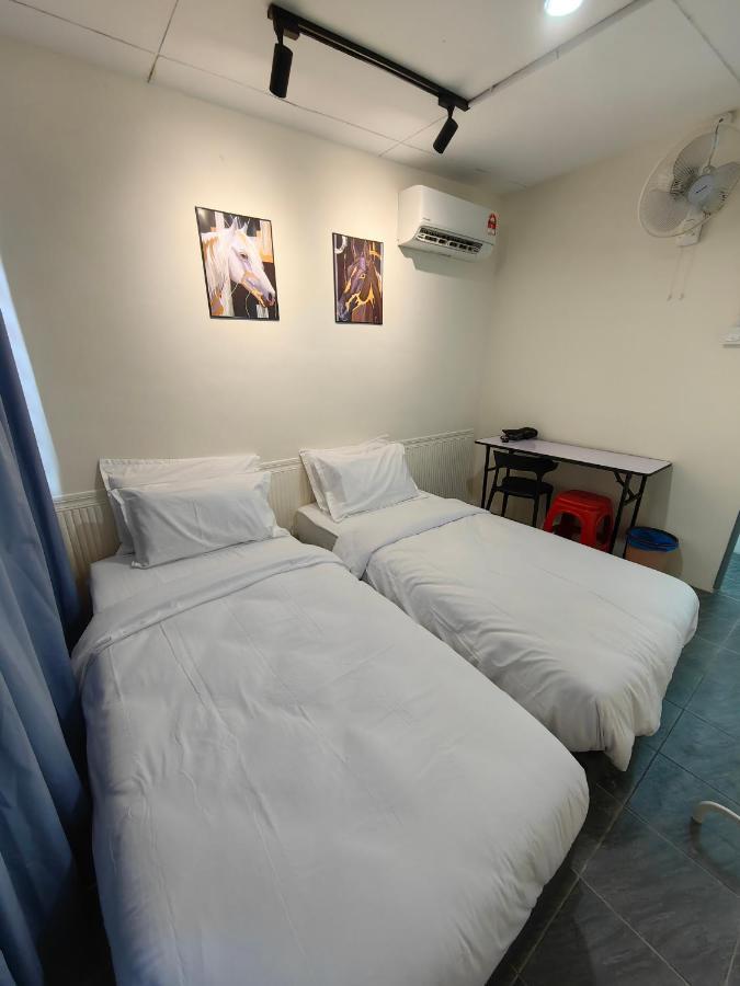 Ww Hostel 22A Private Shower George Town Buitenkant foto